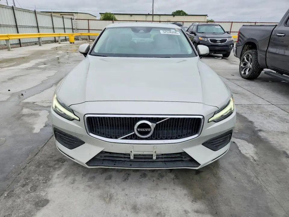 2020 VOLVO S60 T5 MOMENTUM  