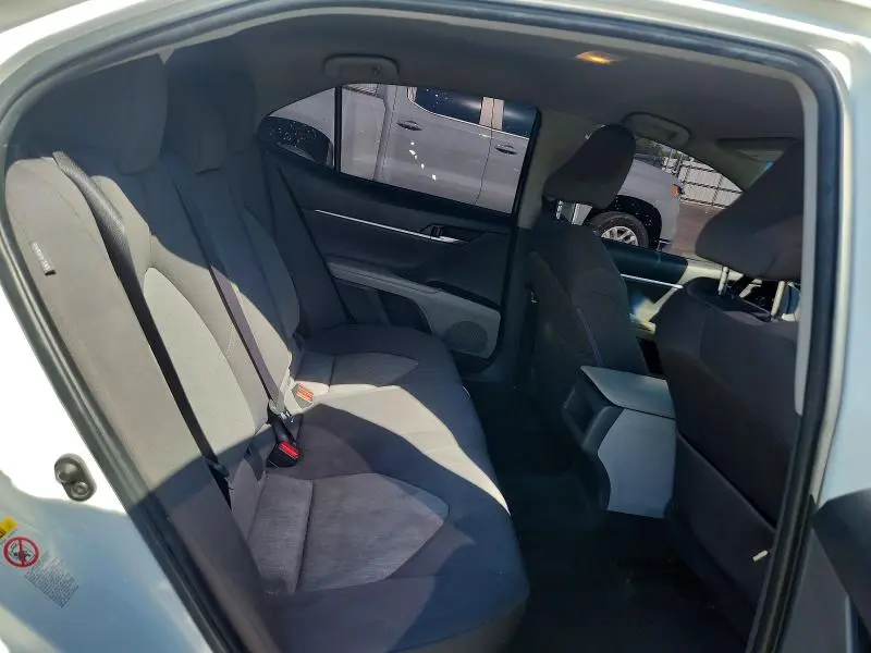 2018 TOYOTA CAMRY LE  