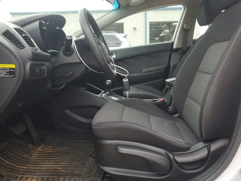2017 KIA FORTE LX  