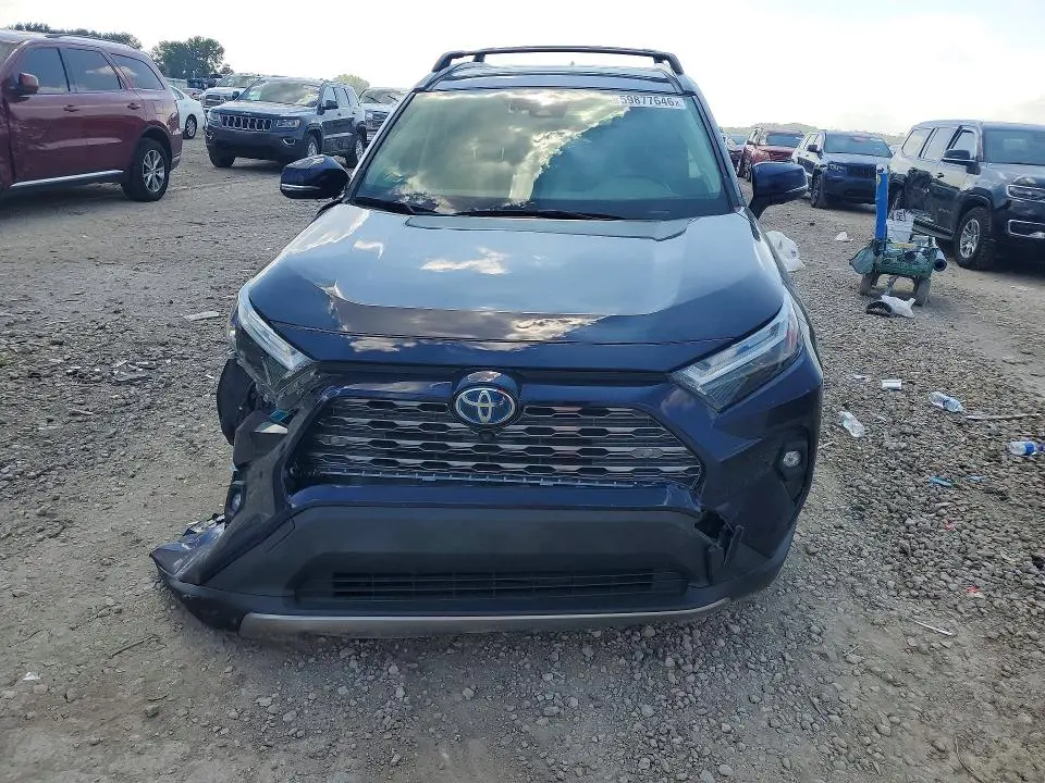 2022 TOYOTA RAV4 LIMITED  
