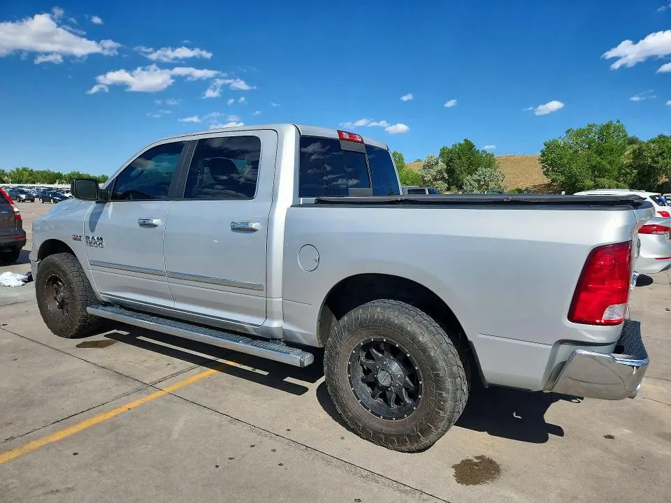 2017 RAM 1500 SLT  