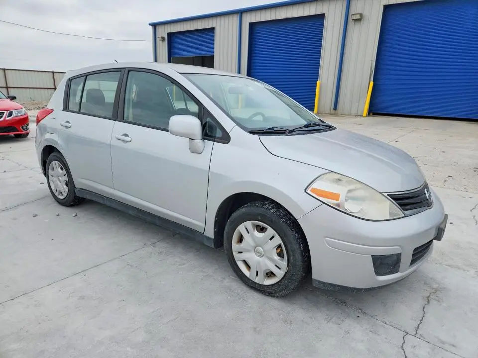 2011 NISSAN VERSA 1.8 S  