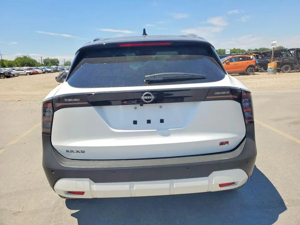 2025 NISSAN KICKS SR  