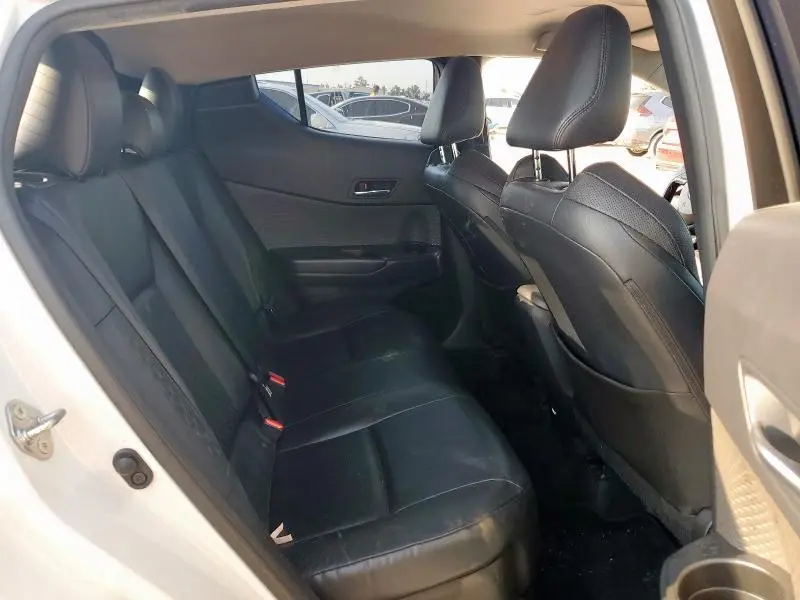 2020 TOYOTA C-HR XLE  