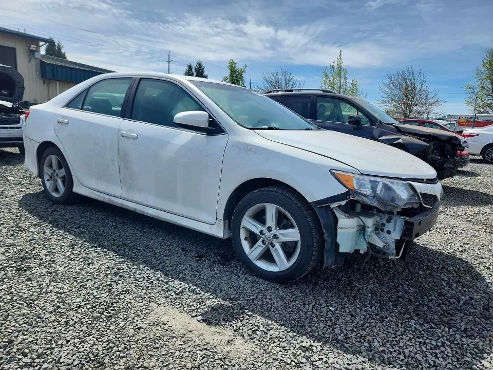 2012 TOYOTA CAMRY SE  