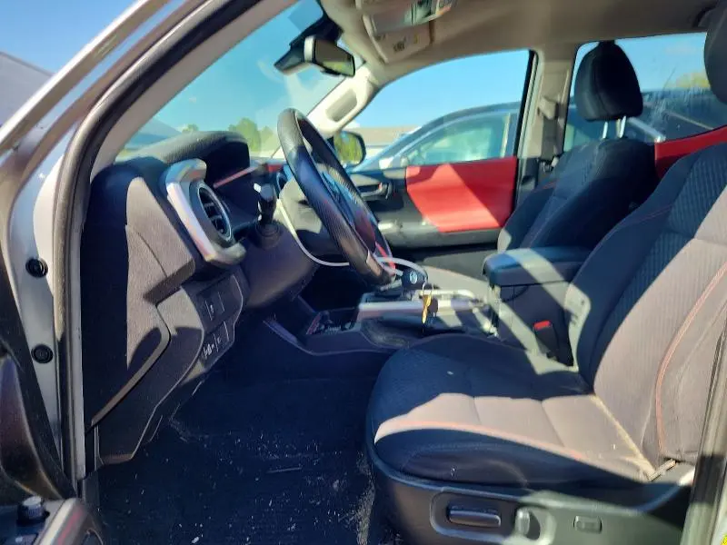 2021 TOYOTA TACOMA SR5 V6  