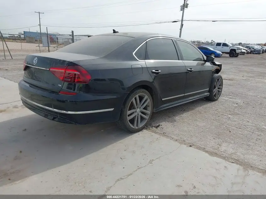 2017 VOLKSWAGEN PASSAT 1.8T R-LINE