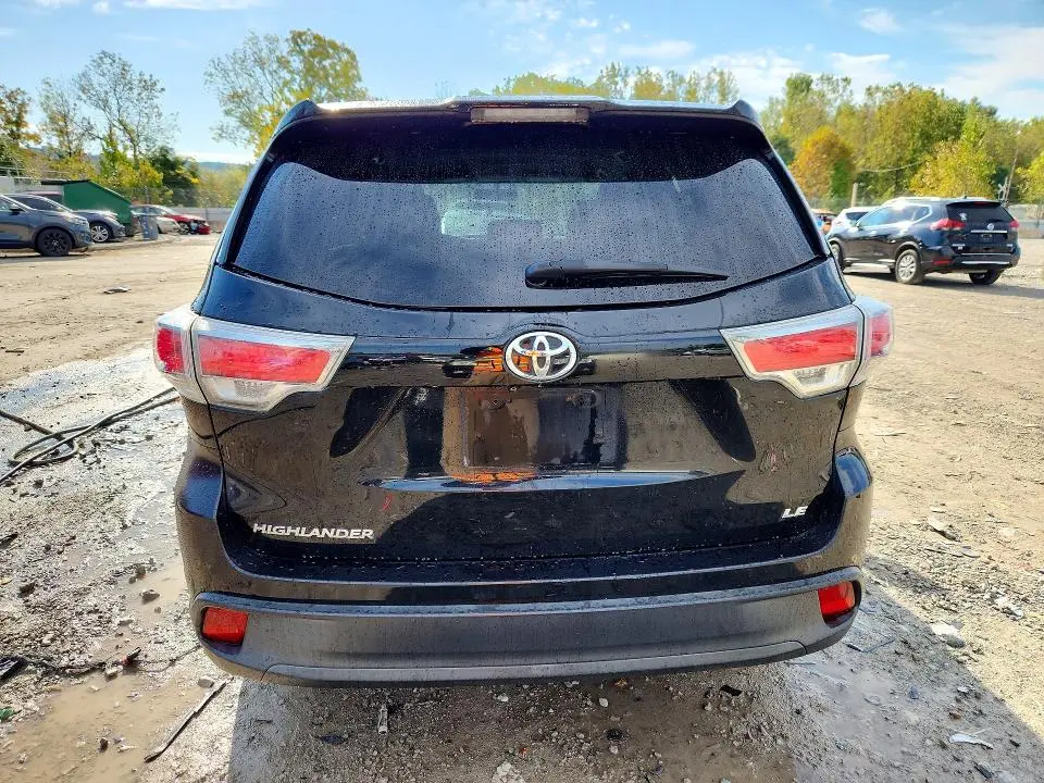 2014 TOYOTA HIGHLANDER LE  