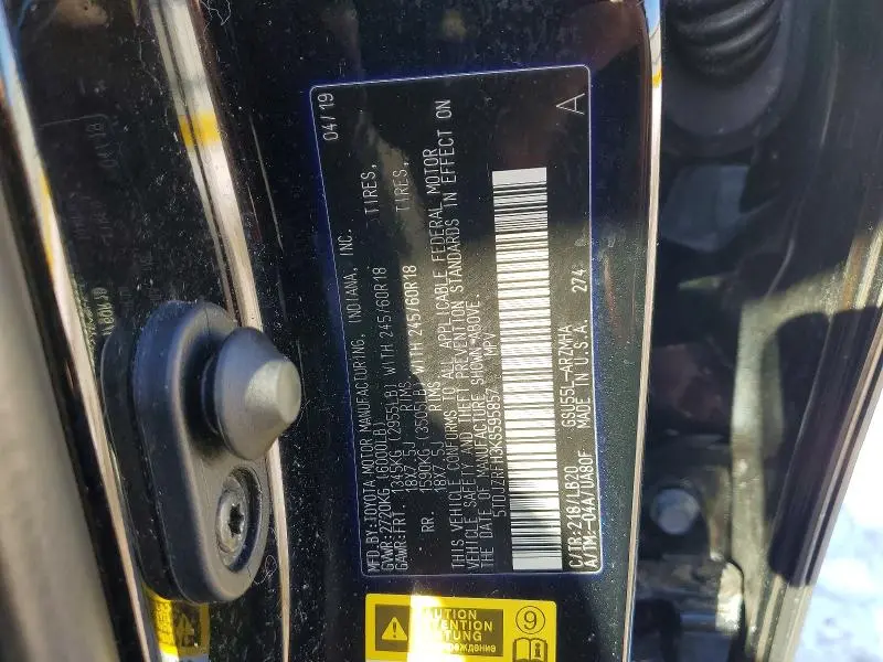 2019 TOYOTA HIGHLANDER SE  