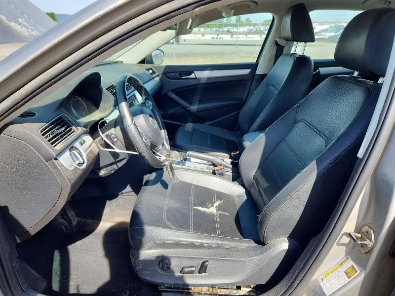 2012 VOLKSWAGEN PASSAT SE  