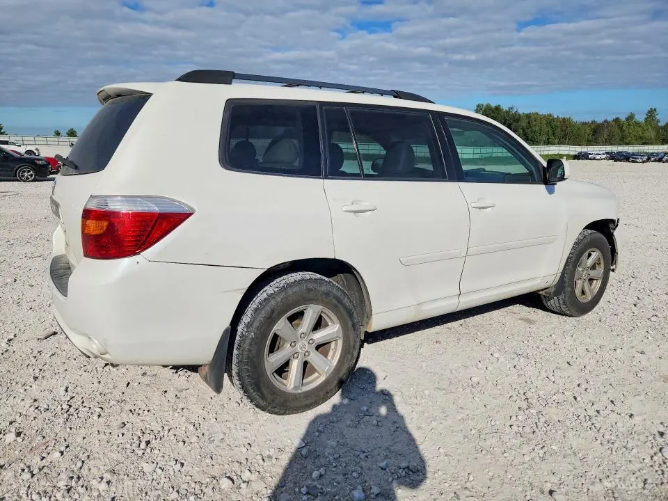 2010 TOYOTA HIGHLANDER SE  
