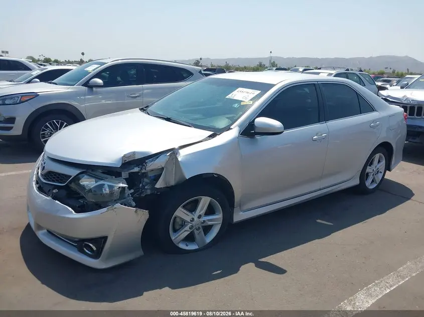 2013 TOYOTA CAMRY SE