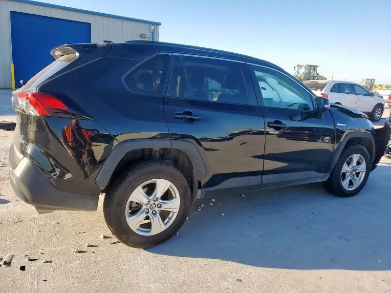 2021 TOYOTA RAV4 LE  