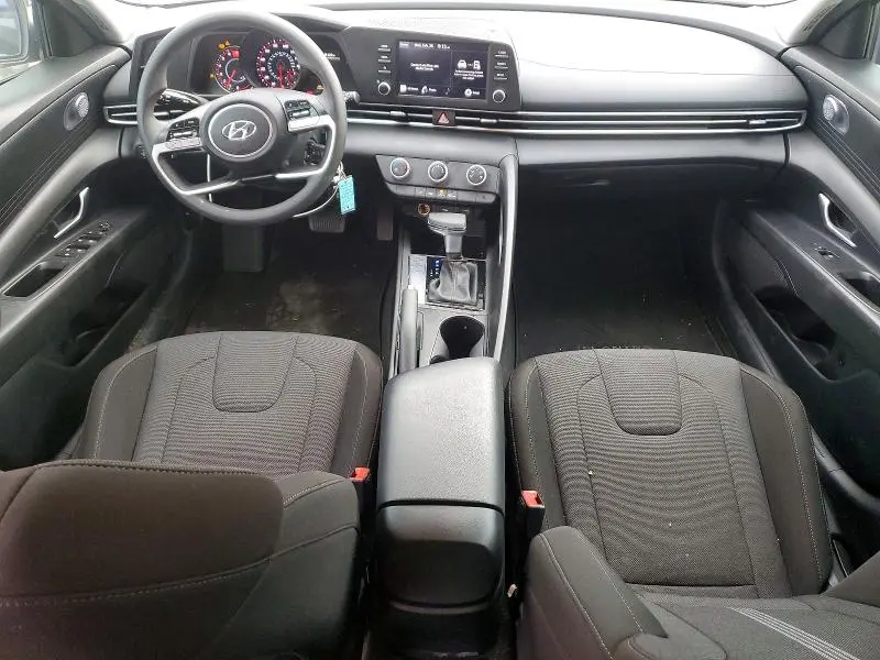 2023 HYUNDAI ELANTRA SE  