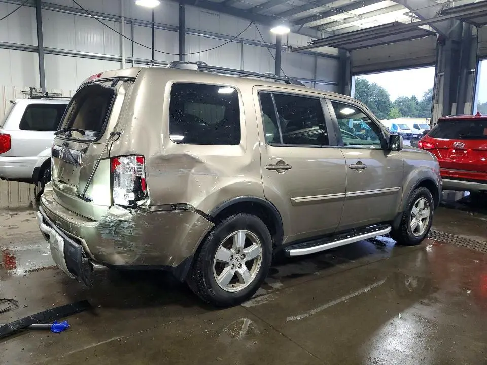 2011 HONDA PILOT EXLN  