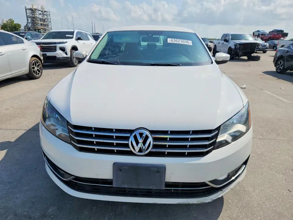2015 VOLKSWAGEN PASSAT S  