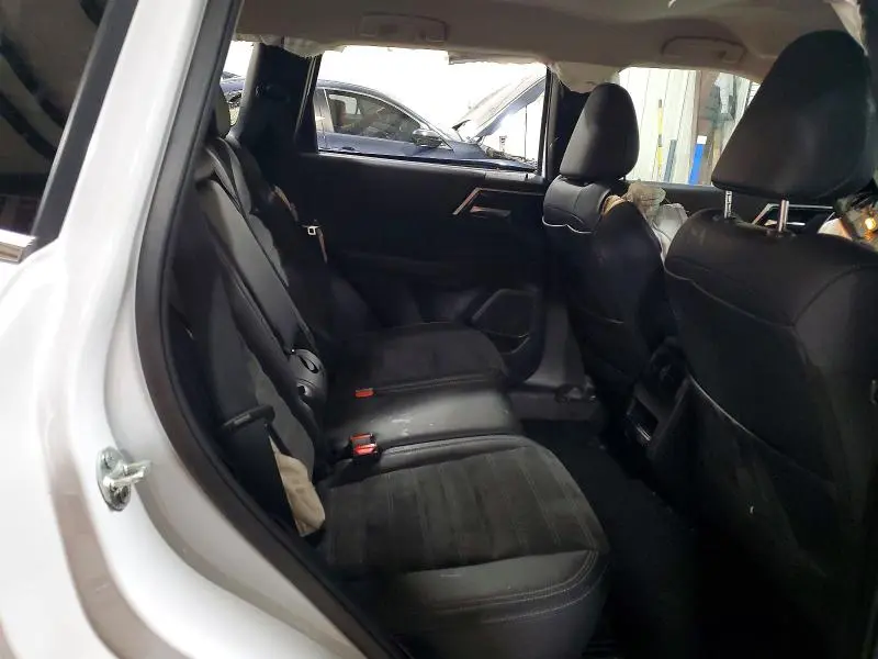 2024 MITSUBISHI OUTLANDER SE  