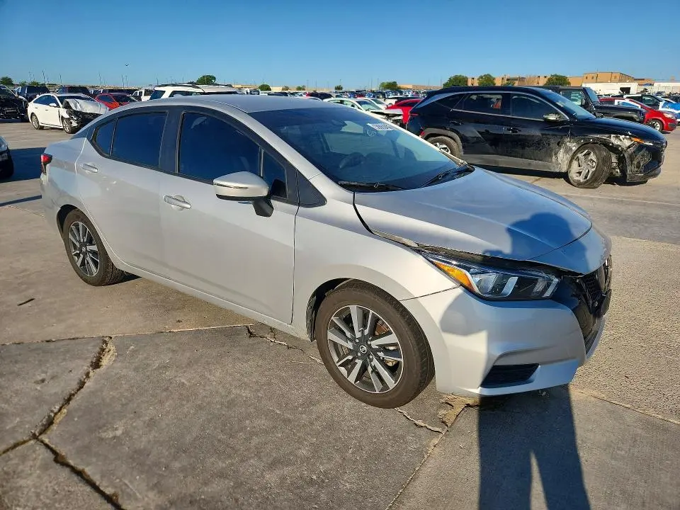 2021 NISSAN VERSA SV  
