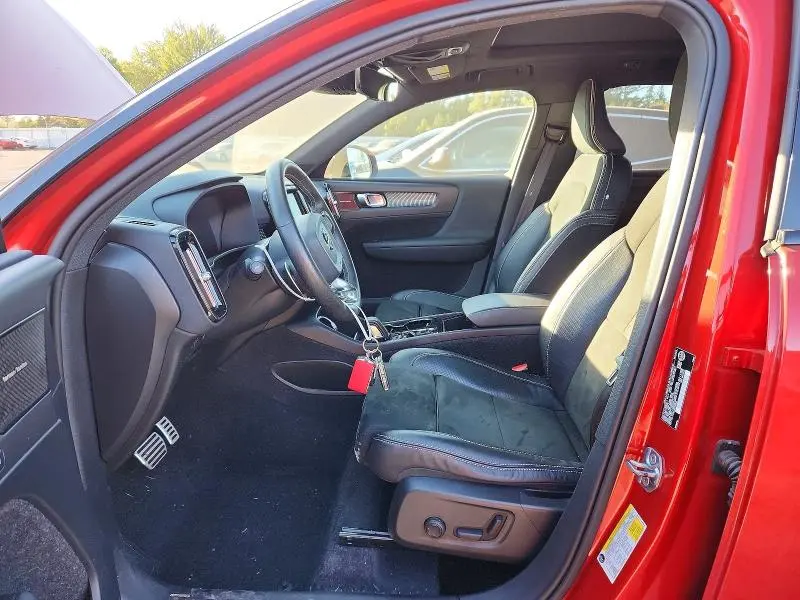 2019 VOLVO XC40 T5 R-DESIGN  