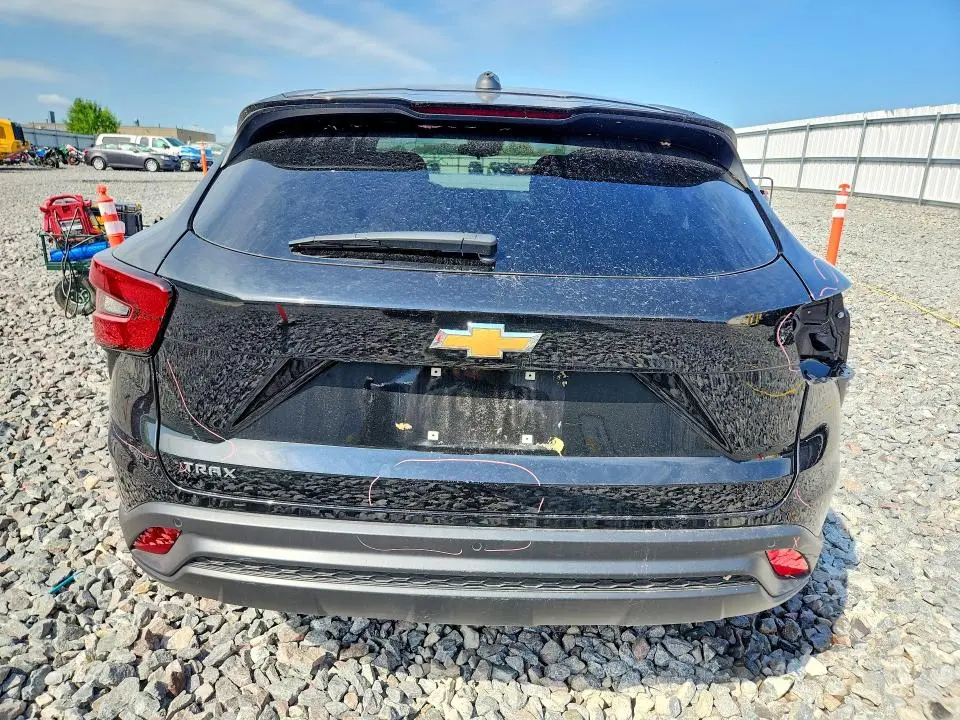 2025 CHEVROLET TRAX LS  