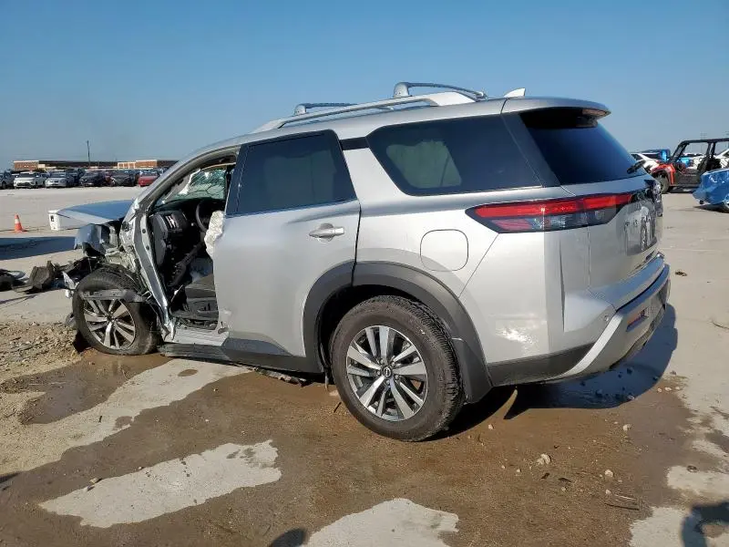 2024 NISSAN PATHFINDER SL  