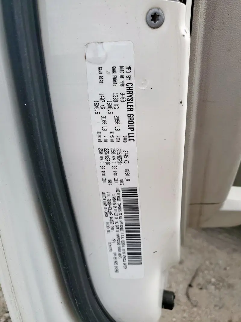 2010 DODGE GRAND CARAVAN SE  