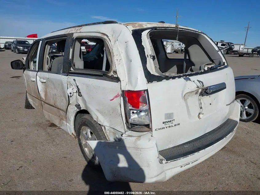 2010 CHRYSLER TOWN & COUNTRY TOURING