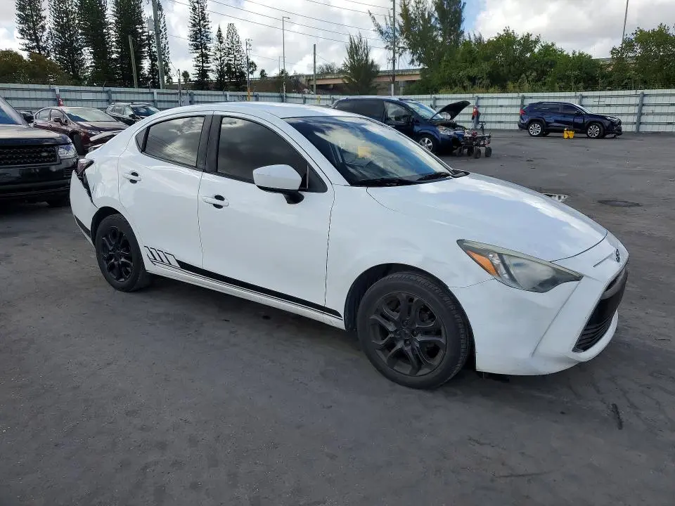 2018 TOYOTA YARIS IA BASE  