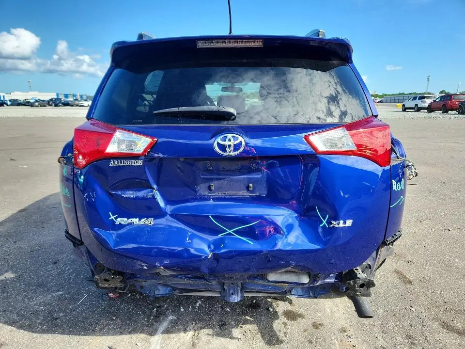2015 TOYOTA RAV4 XLE  
