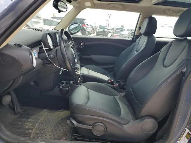 2011 MINI COOPER 