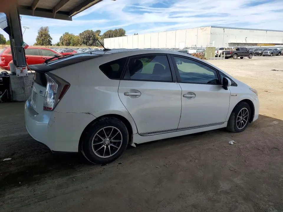 2011 TOYOTA PRIUS TWO  