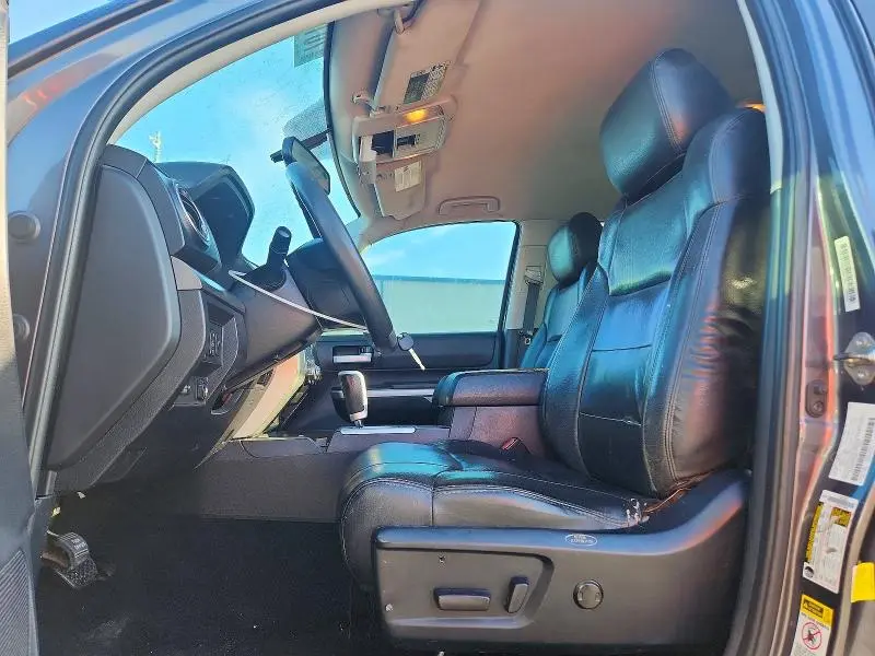 2016 TOYOTA TUNDRA CREWMAX SR5  