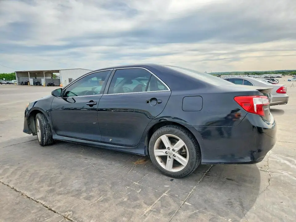 2013 TOYOTA CAMRY SE  