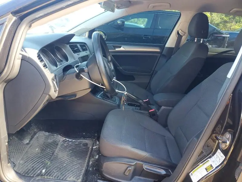 2016 VOLKSWAGEN GOLF S/SE  