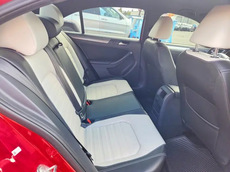 2016 VOLKSWAGEN JETTA SPORT  