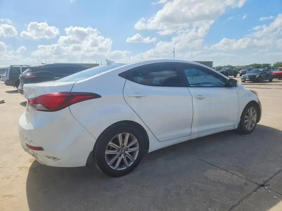 2014 HYUNDAI ELANTRA SE  