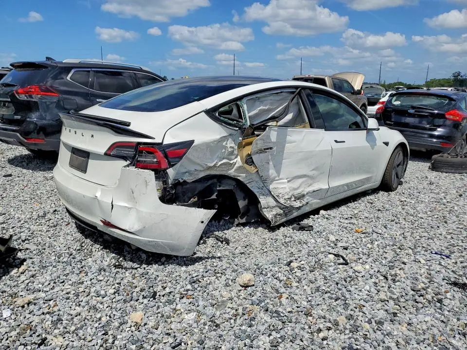 2021 TESLA MODEL 3   