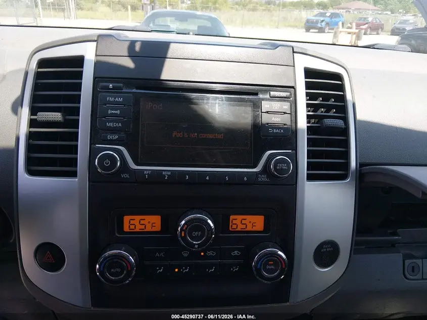 2015 NISSAN FRONTIER SV
