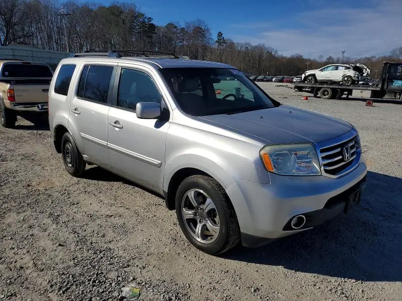 2015 HONDA PILOT SE  