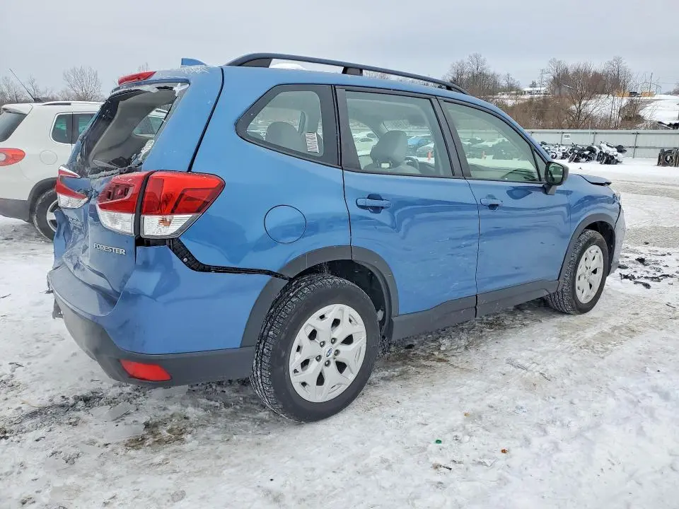 2021 SUBARU FORESTER   
