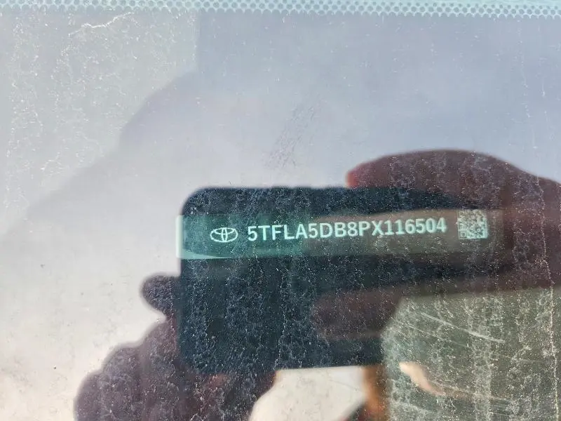 2023 TOYOTA TUNDRA SR5  