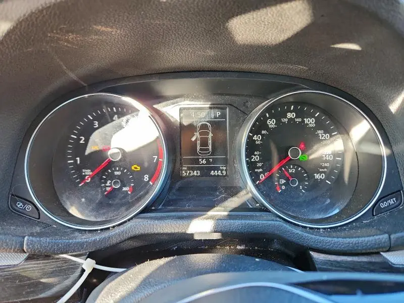 2018 VOLKSWAGEN PASSAT SE  