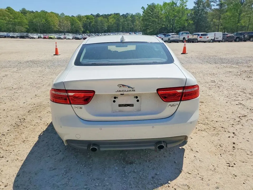 2017 JAGUAR XE PREMIUM  