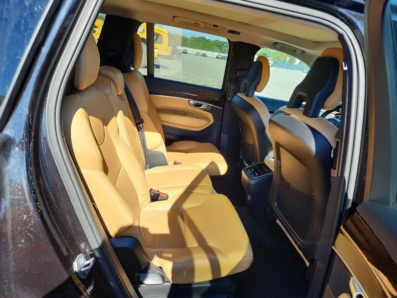 2016 VOLVO XC90 T6  