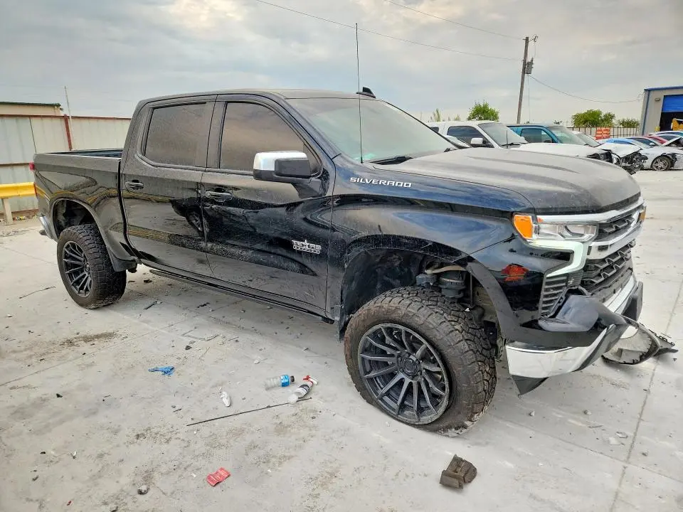 2023 CHEVROLET SILVERADO C1500 LT  