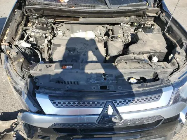 2019 MITSUBISHI OUTLANDER SE  