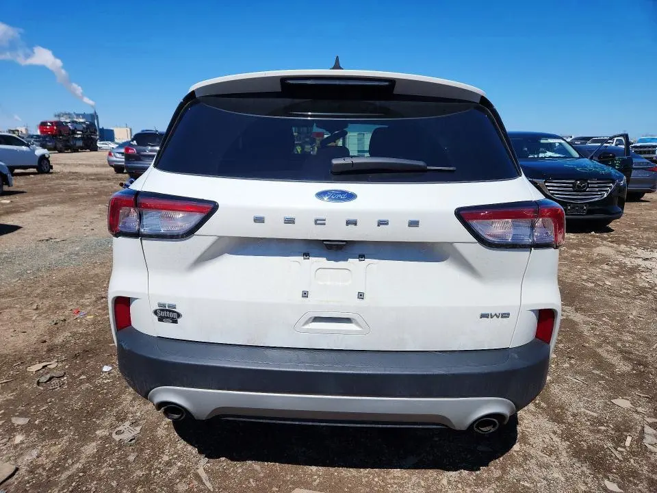 2022 FORD ESCAPE SE  
