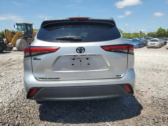 2022 TOYOTA HIGHLANDER XLE  