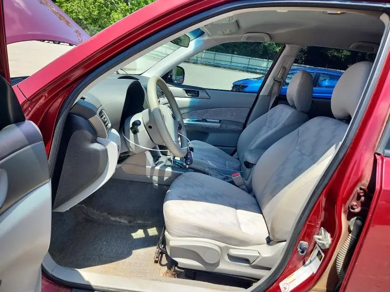 2010 SUBARU FORESTER XS  