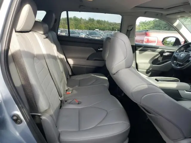 2020 TOYOTA HIGHLANDER XLE  